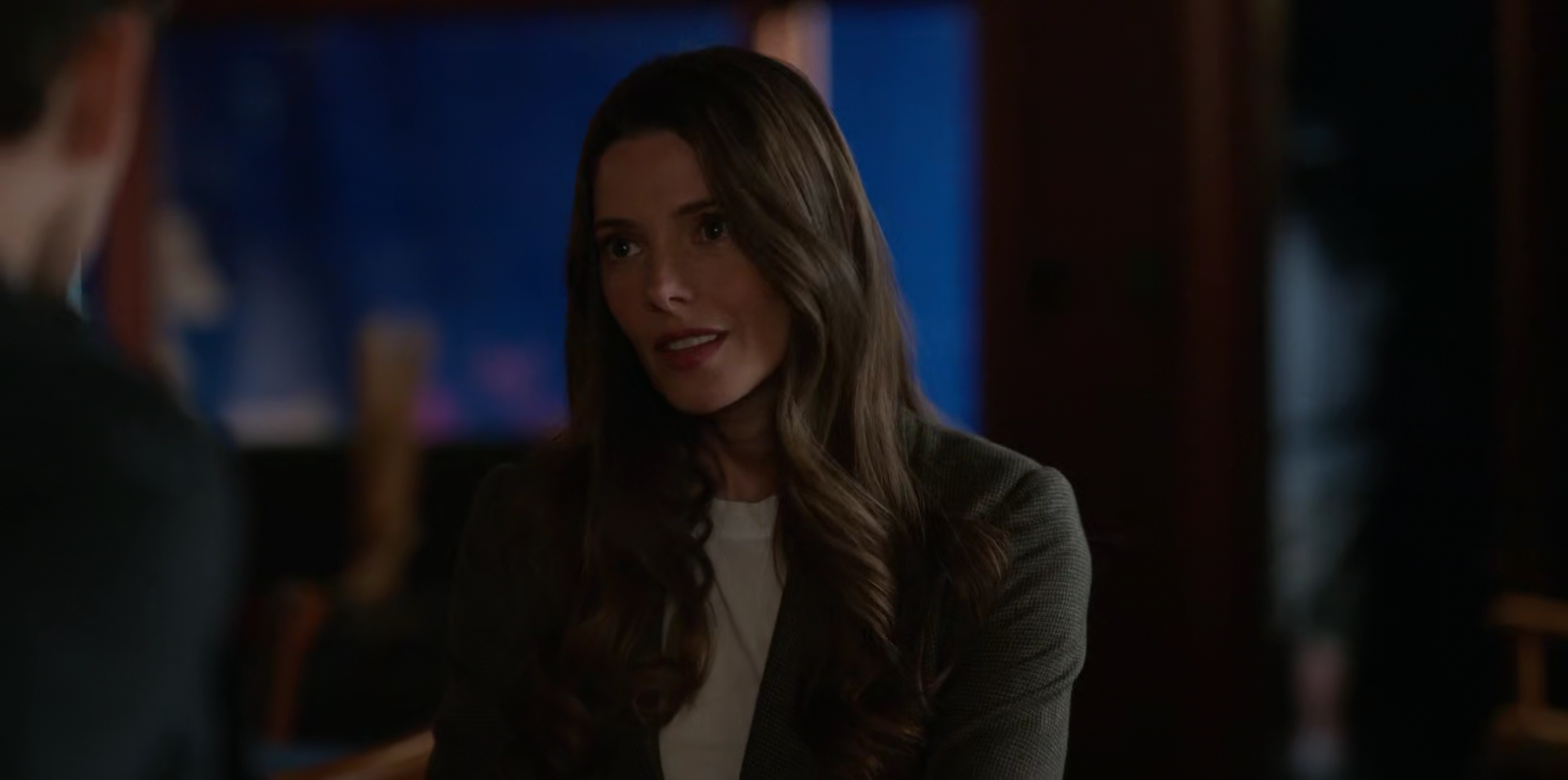 Ashley-Greene-dot-nl-WildCards1x06-0057.jpg