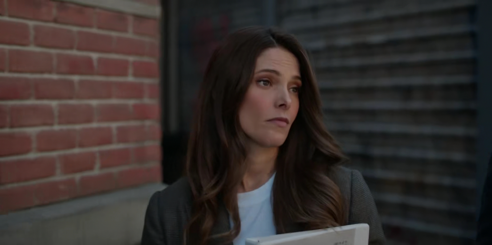 Ashley-Greene-dot-nl-WildCards1x06-0391.jpg