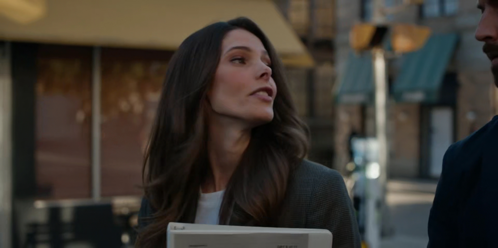 Ashley-Greene-dot-nl-WildCards1x06-0416.jpg