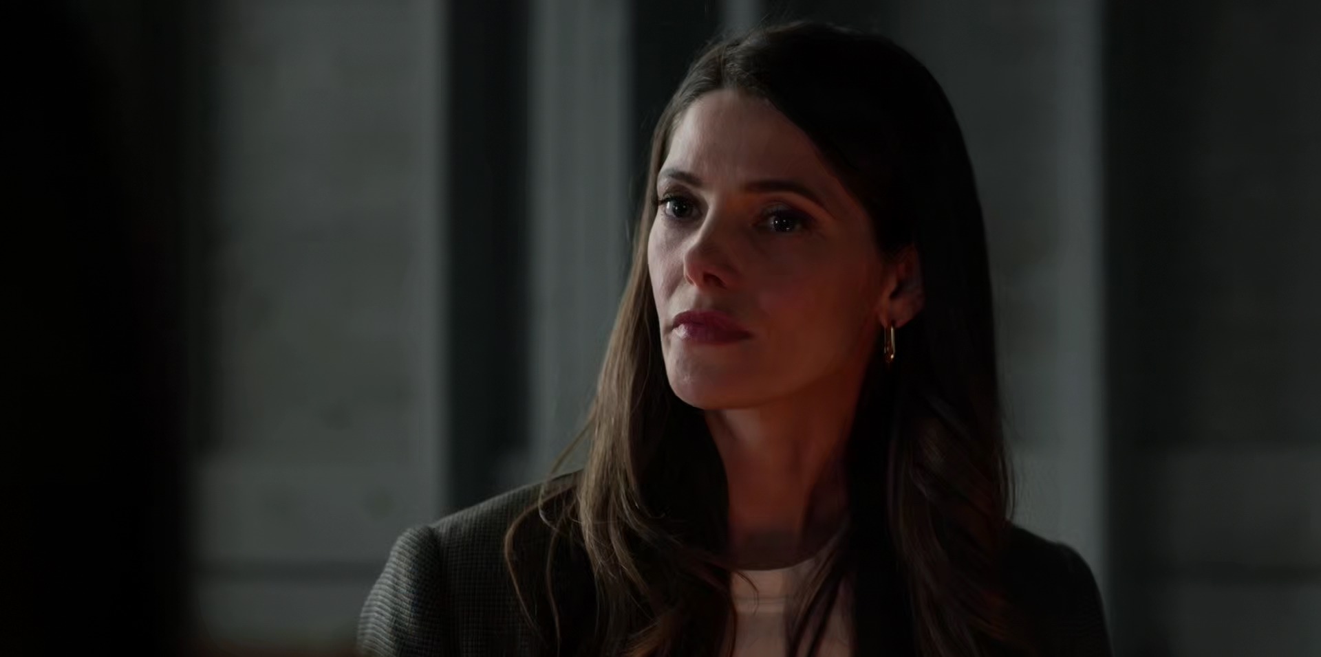 Ashley-Greene-dot-nl-WildCards1x06-1011.jpg