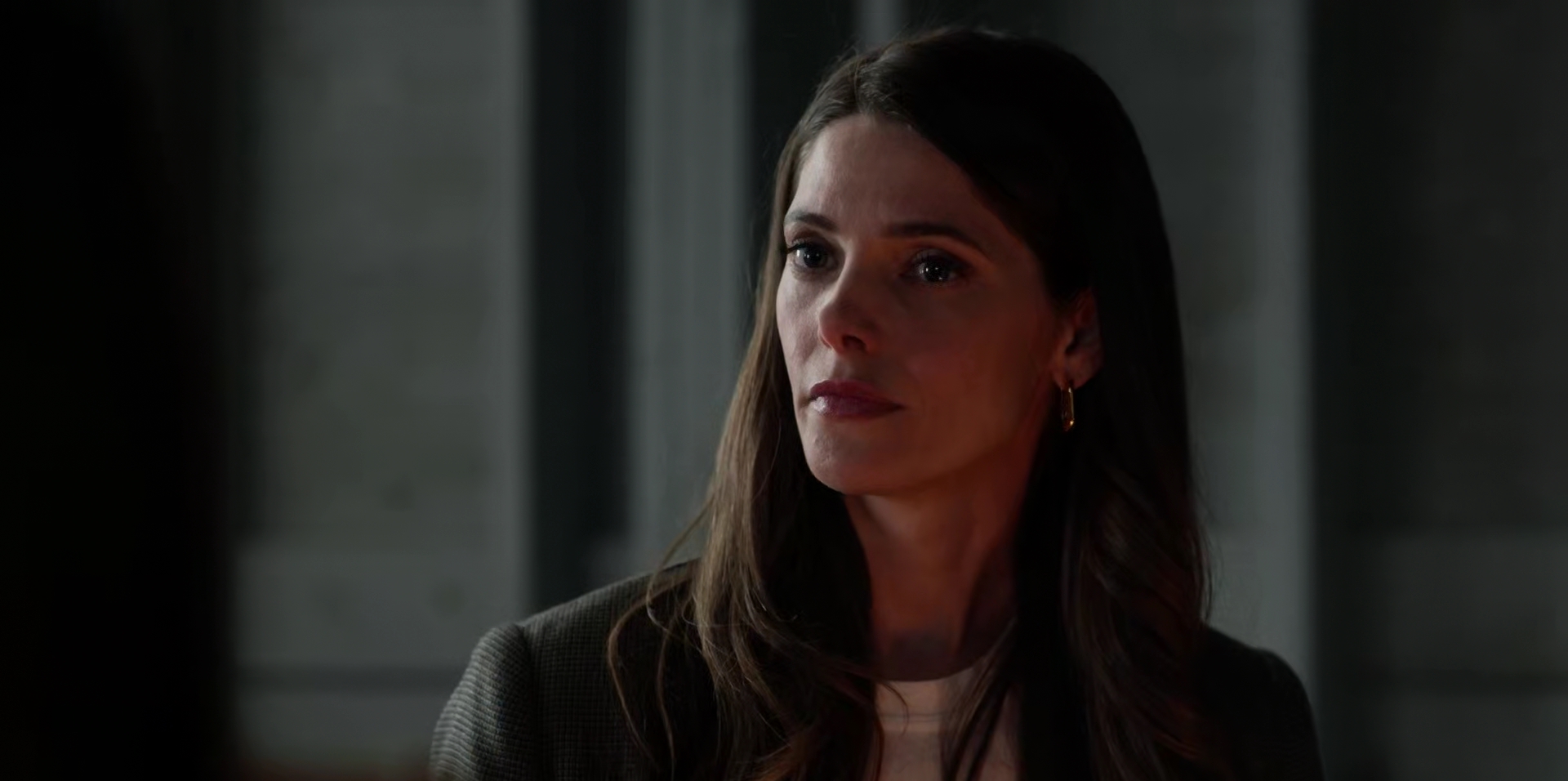 Ashley-Greene-dot-nl-WildCards1x06-1012.jpg