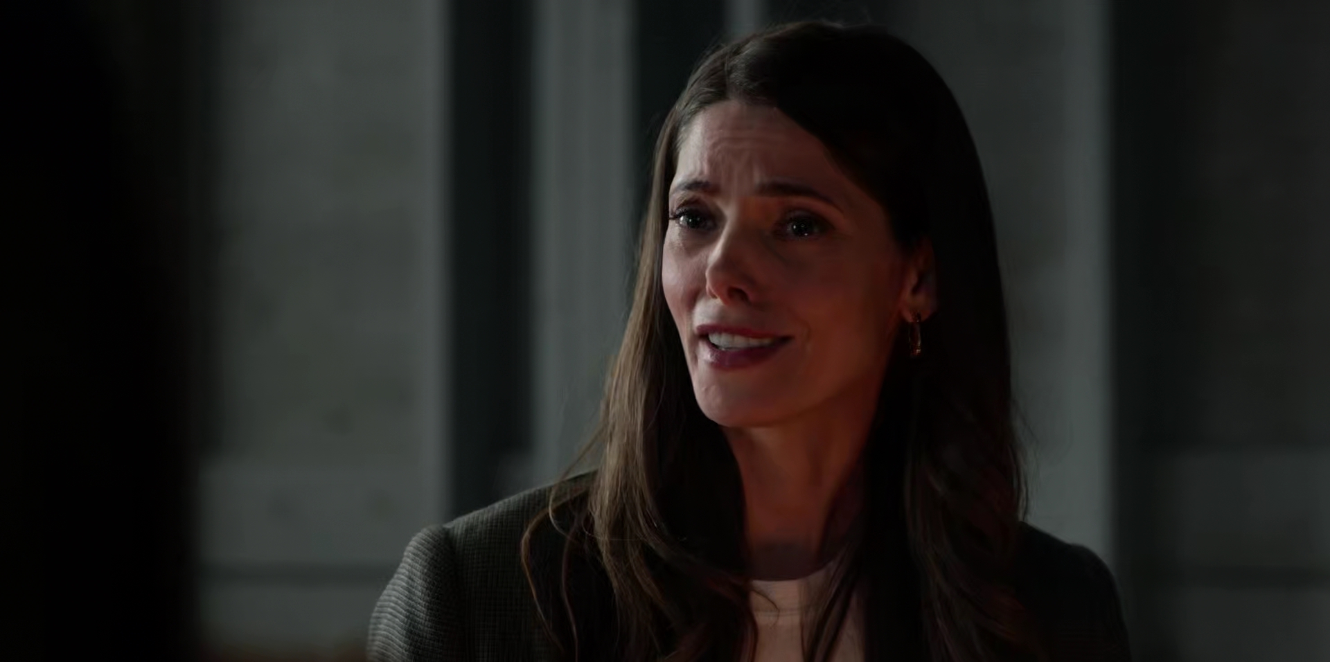 Ashley-Greene-dot-nl-WildCards1x06-1014.jpg